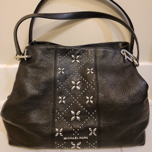 Michael Kors Handbags - Michael Kors Leighton Shoulder Bag